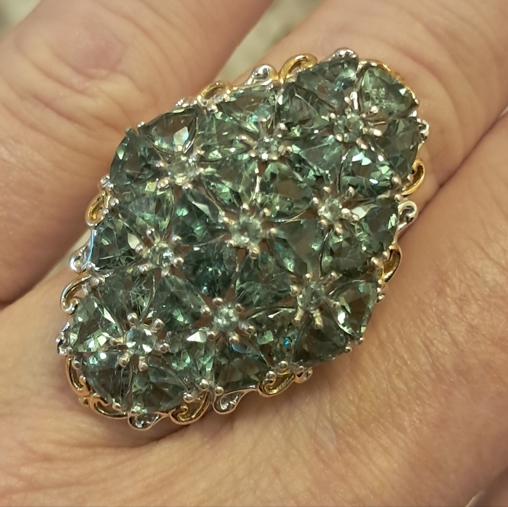 Natural Green Apatite (7.40 cttw) Flower Cluster Ring - Picture 4 of 7
